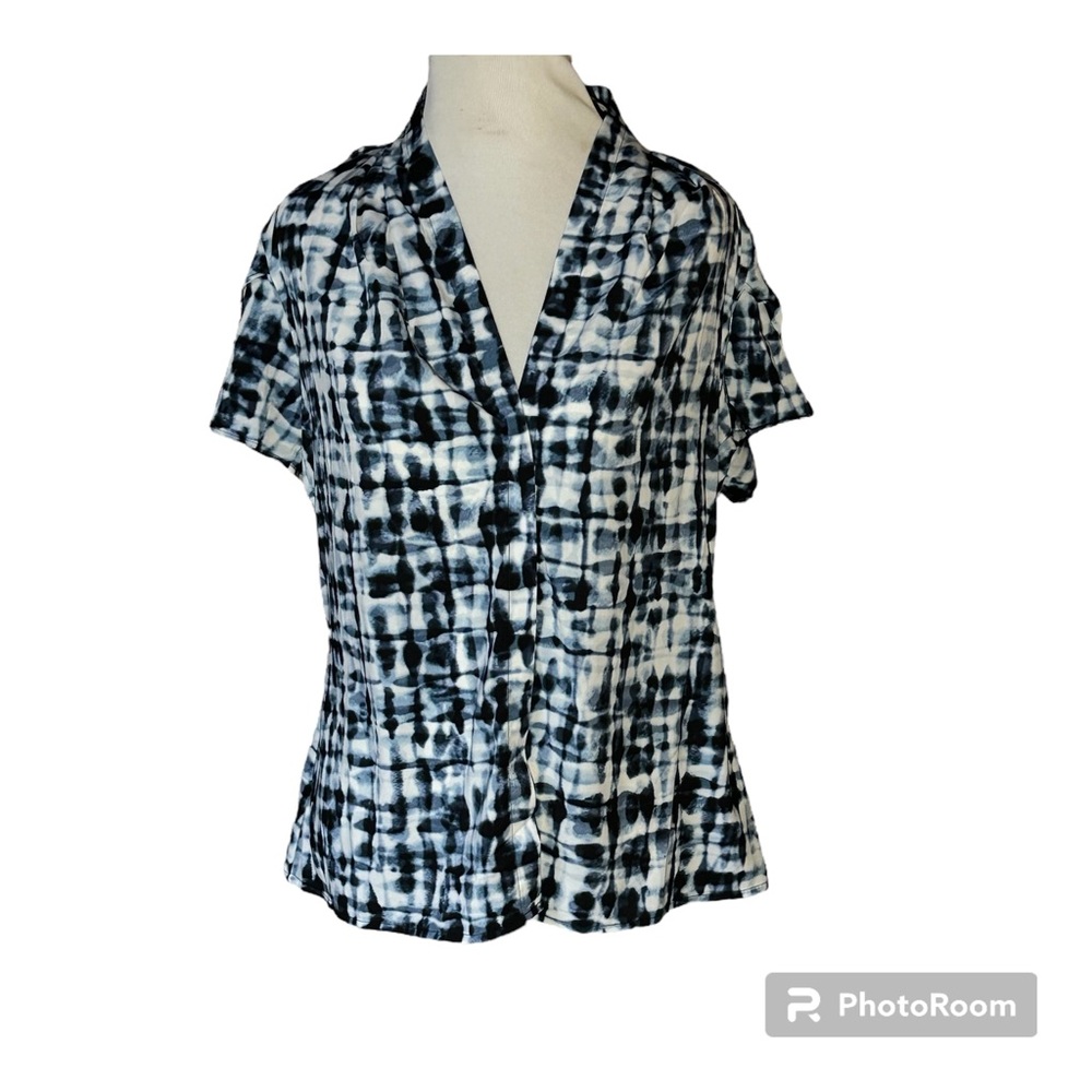 Calvin Klein M blue and white print short sleeve collared shirt.